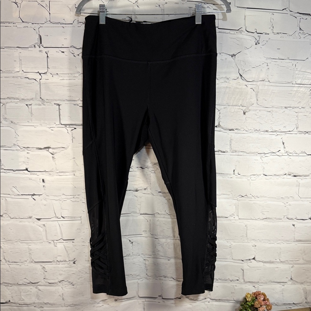 VOGO Athletica Black‎ Leggings with Mesh Accents